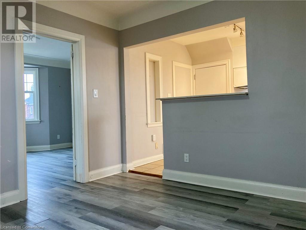 18 Cameron Avenue S, Hamilton, Ontario  L8K 2W8 - Photo 7 - 40688331