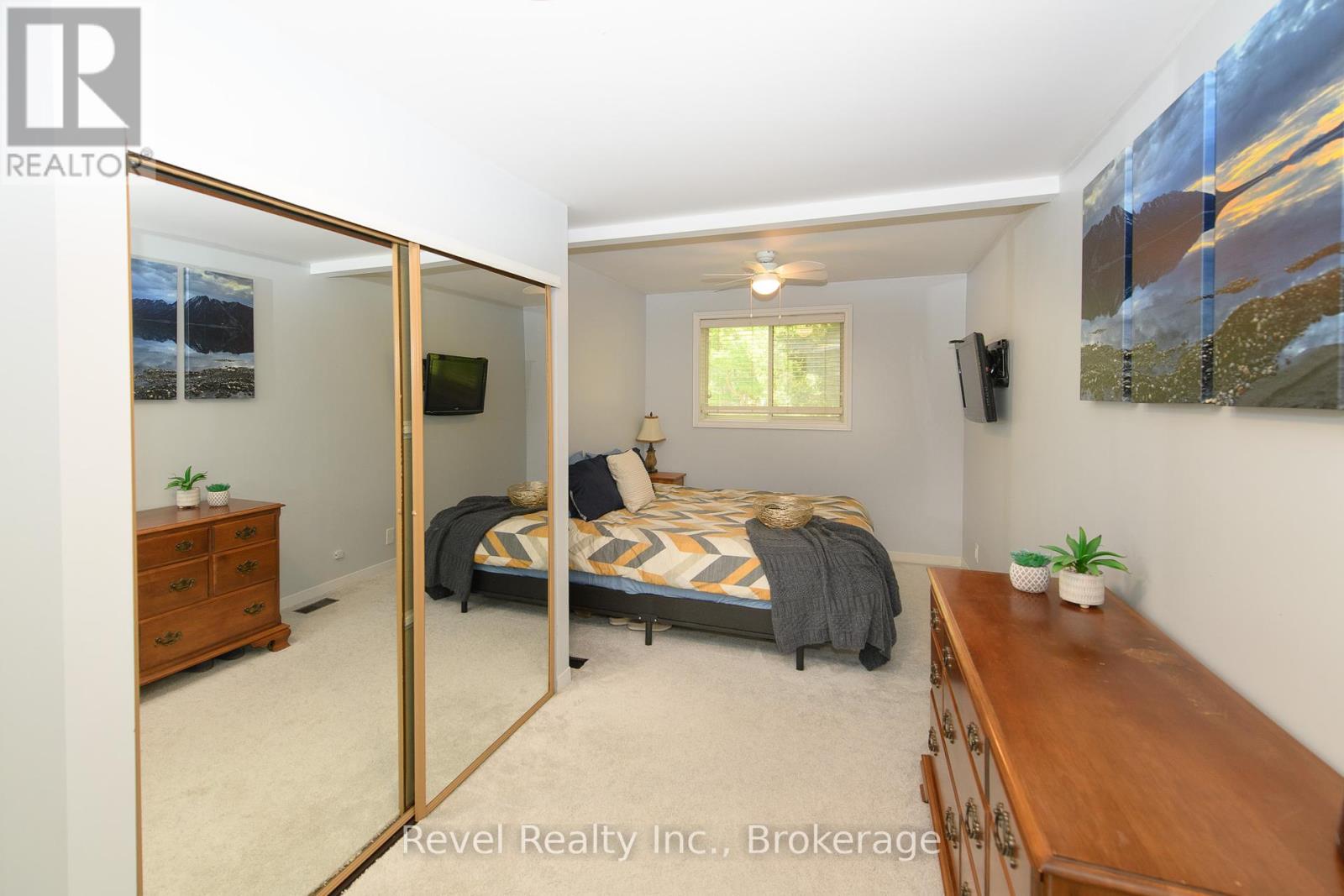 36 Broad Street, Penetanguishene, Ontario  L9M 1G1 - Photo 13 - S11910853