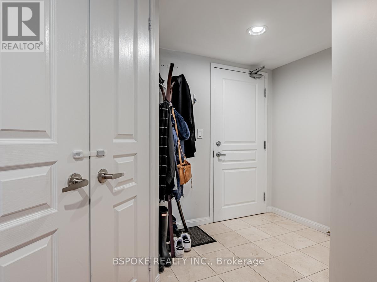 1515 - 140 Simcoe Street, Toronto, Ontario  M5H 4E9 - Photo 2 - C11910856