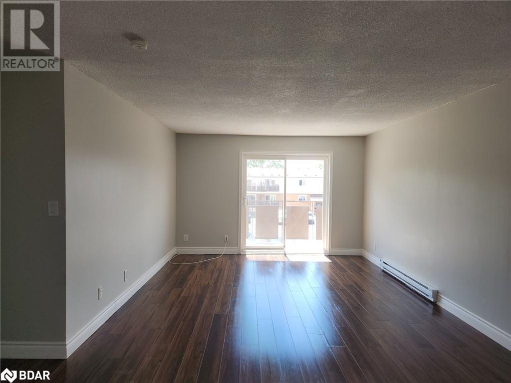 8800 Willoughby Drive Unit# 303, Niagara Falls, Ontario  L2G 6X8 - Photo 3 - 40688300