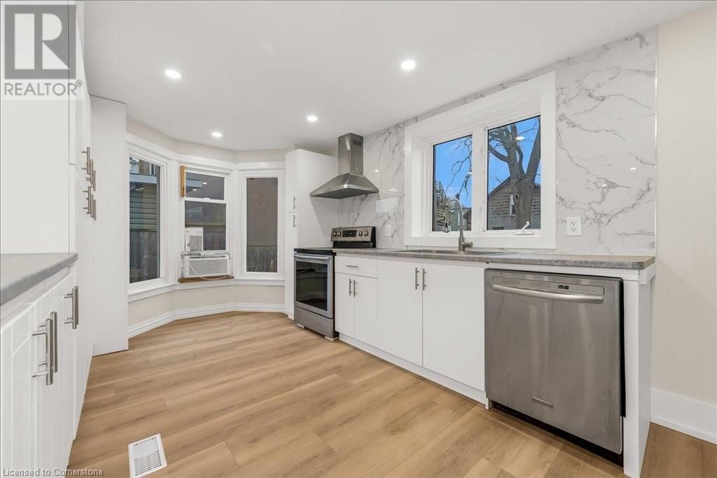 11 Albina Street, Welland, Ontario  L3C 1P2 - Photo 11 - 40688175