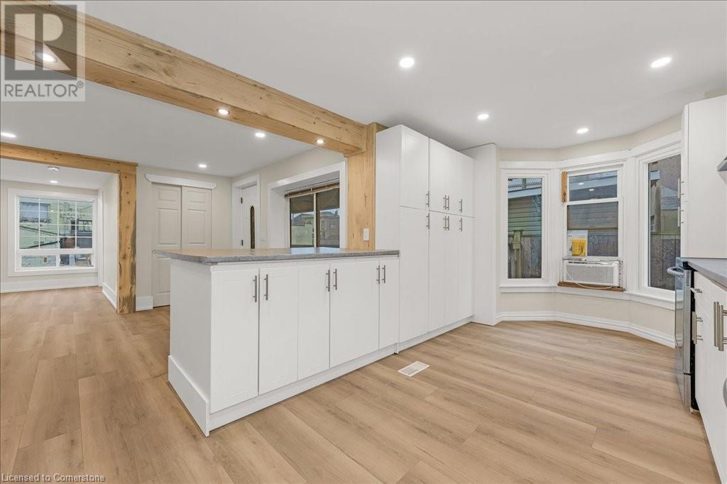 11 Albina Street, Welland, Ontario  L3C 1P2 - Photo 12 - 40688175