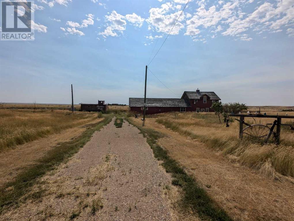 101 Strawberry Avenue, Manyberries, Alberta