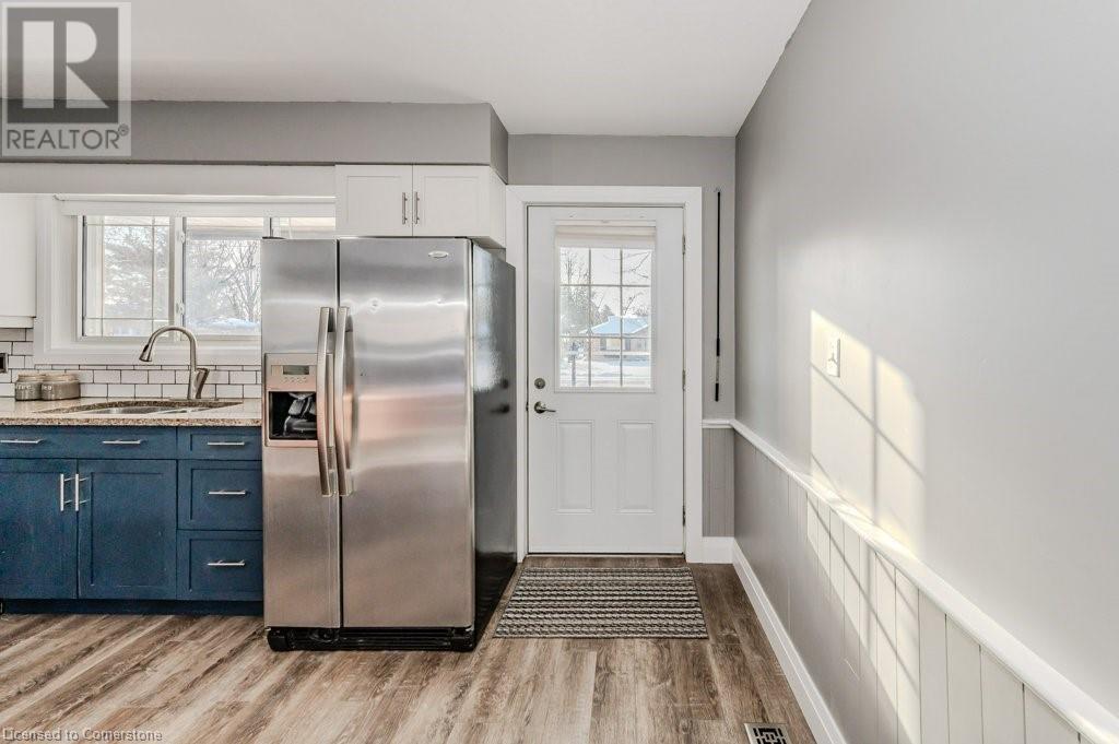 77 Hillview Drive, Baden, Ontario  N3A 2V3 - Photo 4 - 40683493