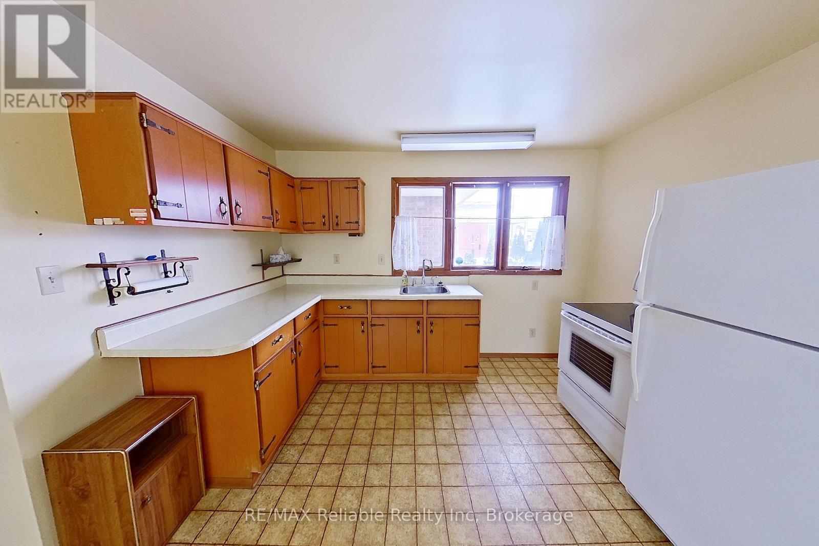 58 Huron Street W, South Huron (Exeter), Ontario  N0M 1S2 - Photo 14 - X11911019