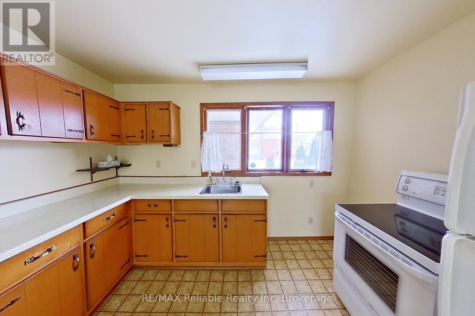 58 Huron Street W, South Huron (Exeter), Ontario  N0M 1S2 - Photo 17 - X11911019