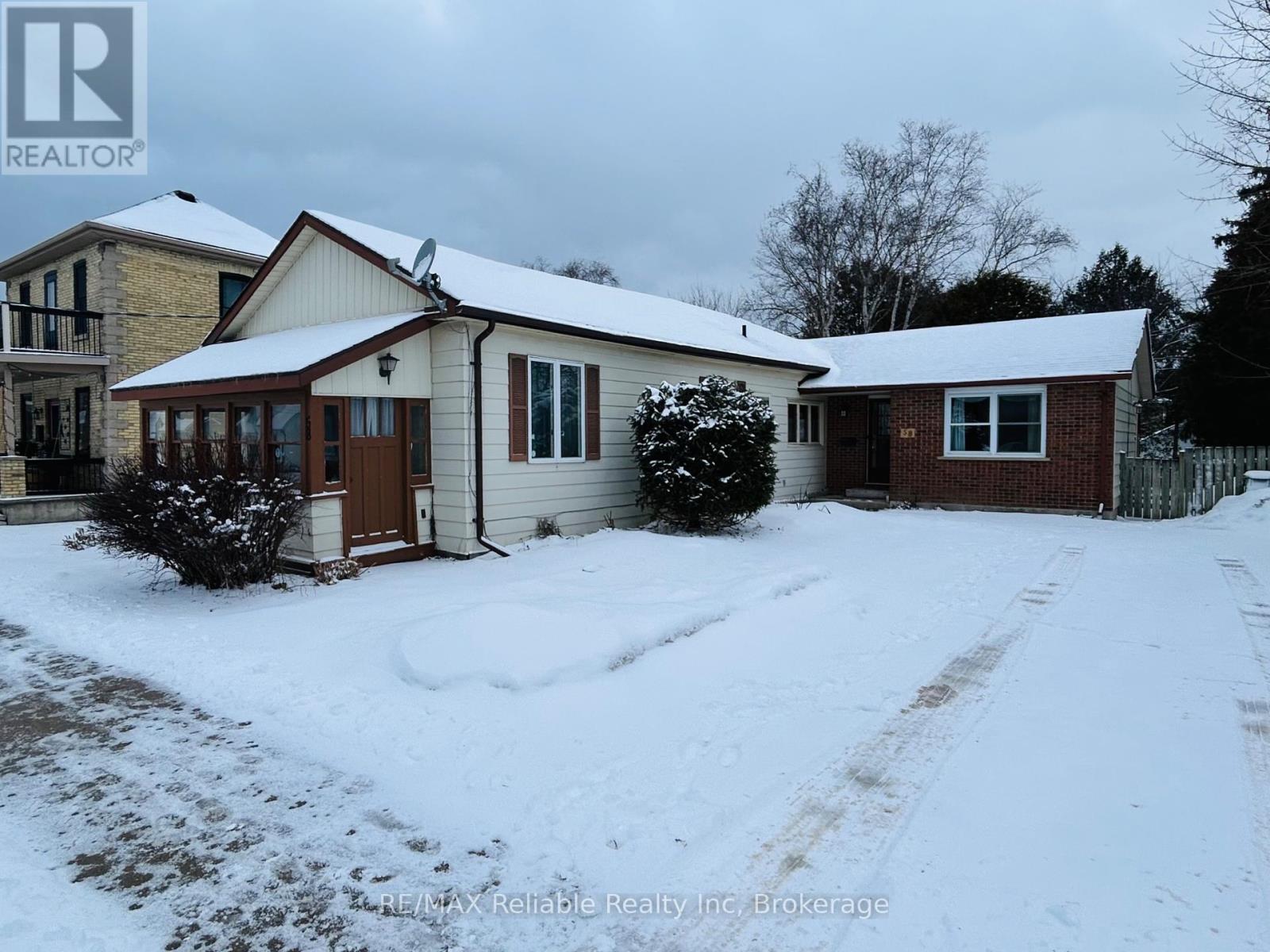 58 Huron Street W, South Huron (Exeter), Ontario  N0M 1S2 - Photo 2 - X11911019