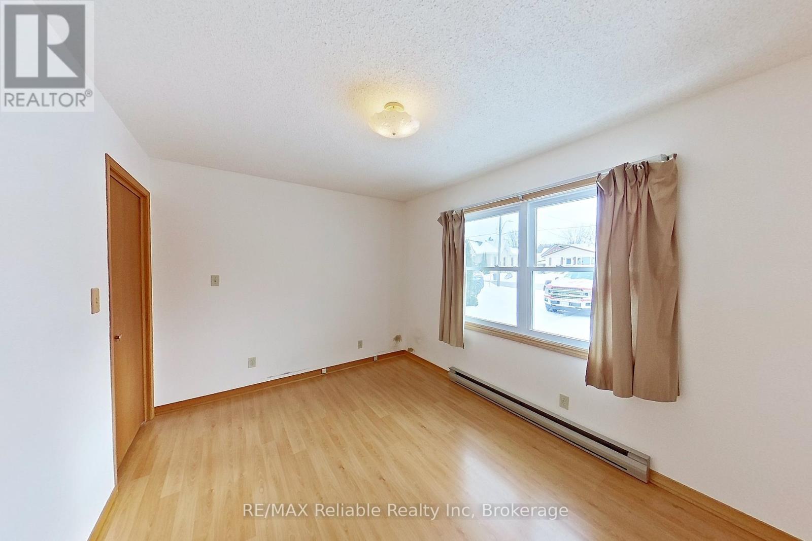 58 Huron Street W, South Huron (Exeter), Ontario  N0M 1S2 - Photo 8 - X11911019