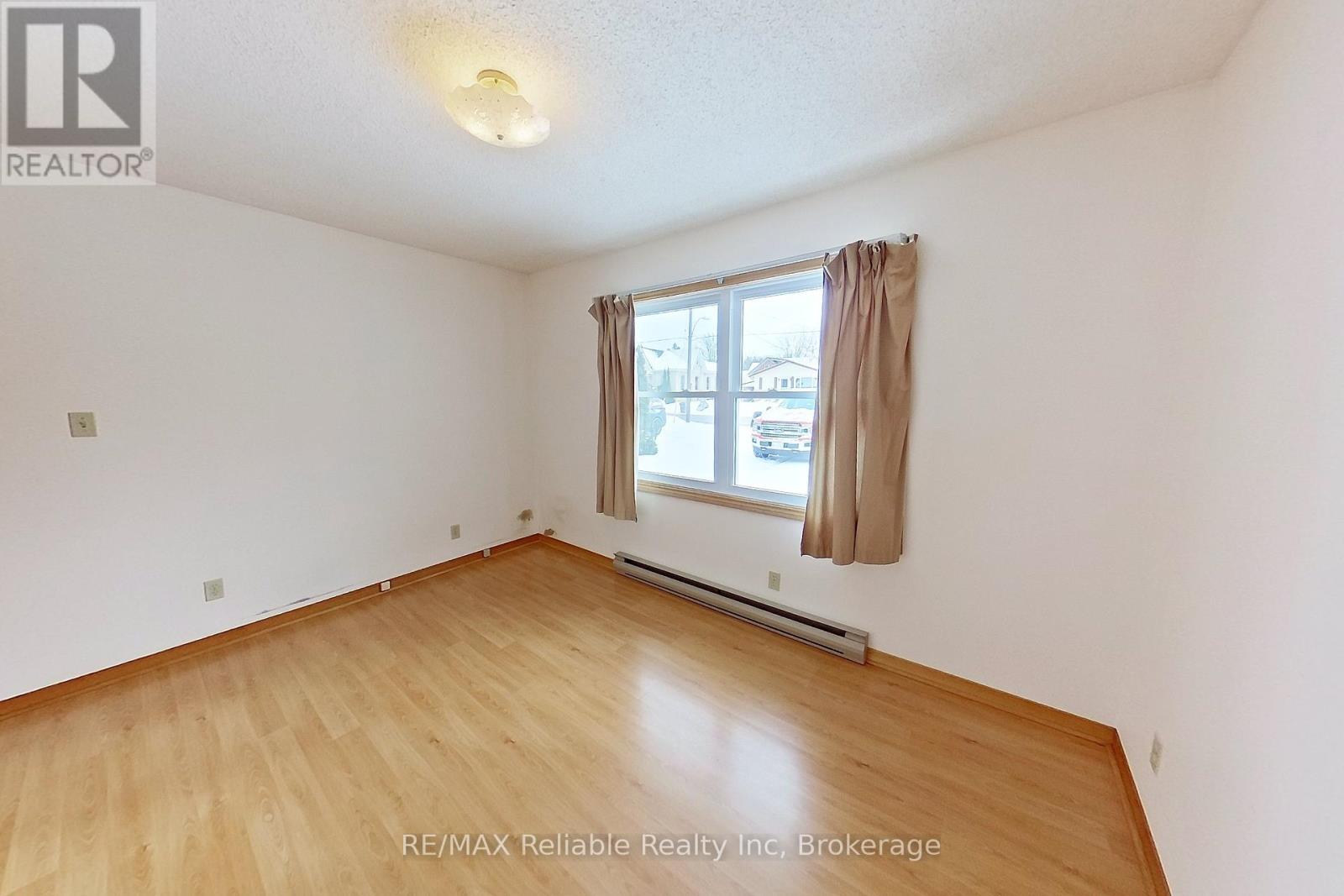 58 Huron Street W, South Huron (Exeter), Ontario  N0M 1S2 - Photo 9 - X11911019