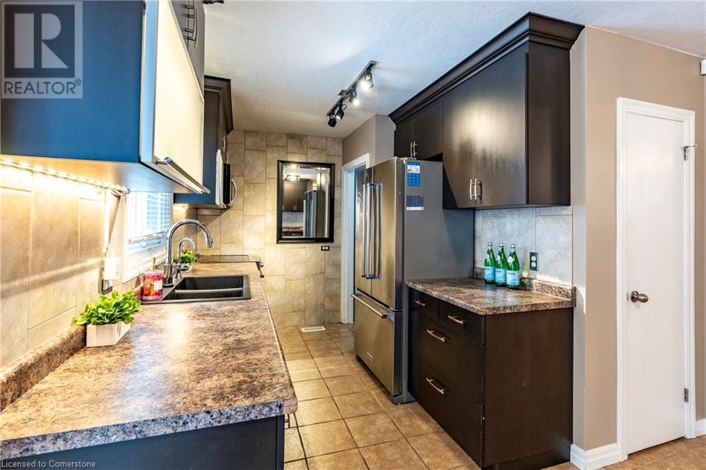 31 Pinecrest Drive, Kitchener, Ontario  N2A 2G7 - Photo 12 - 40685839