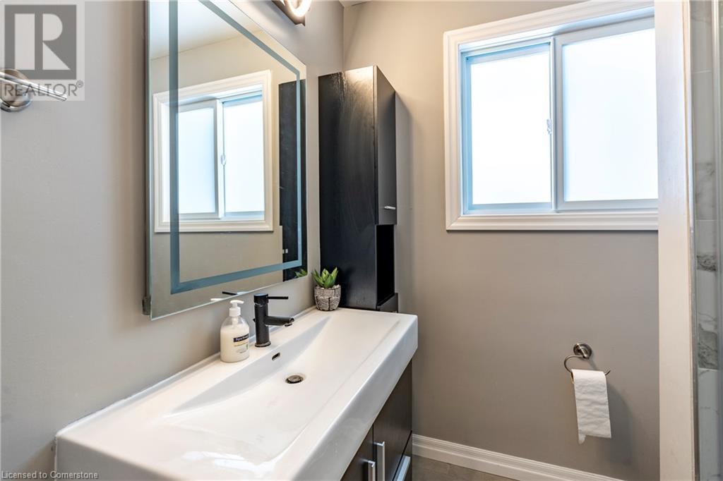 31 Pinecrest Drive, Kitchener, Ontario  N2A 2G7 - Photo 18 - 40685839