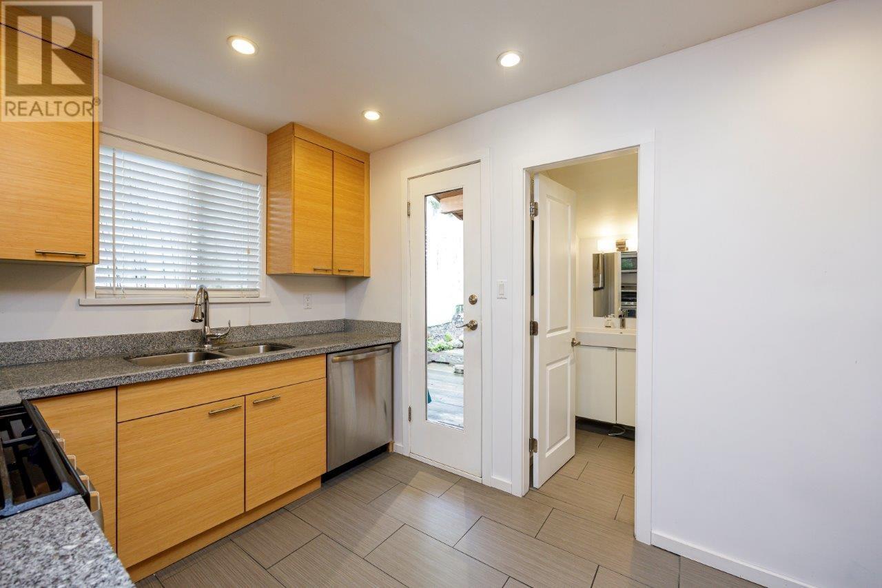 2730 Panorama Drive, North Vancouver, British Columbia  V7G 1V6 - Photo 25 - R2953133