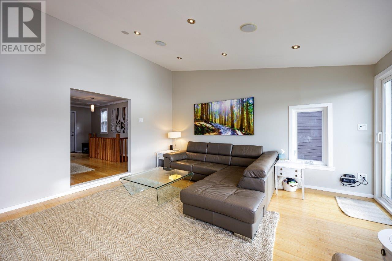 2730 Panorama Drive, North Vancouver, British Columbia  V7G 1V6 - Photo 17 - R2953133