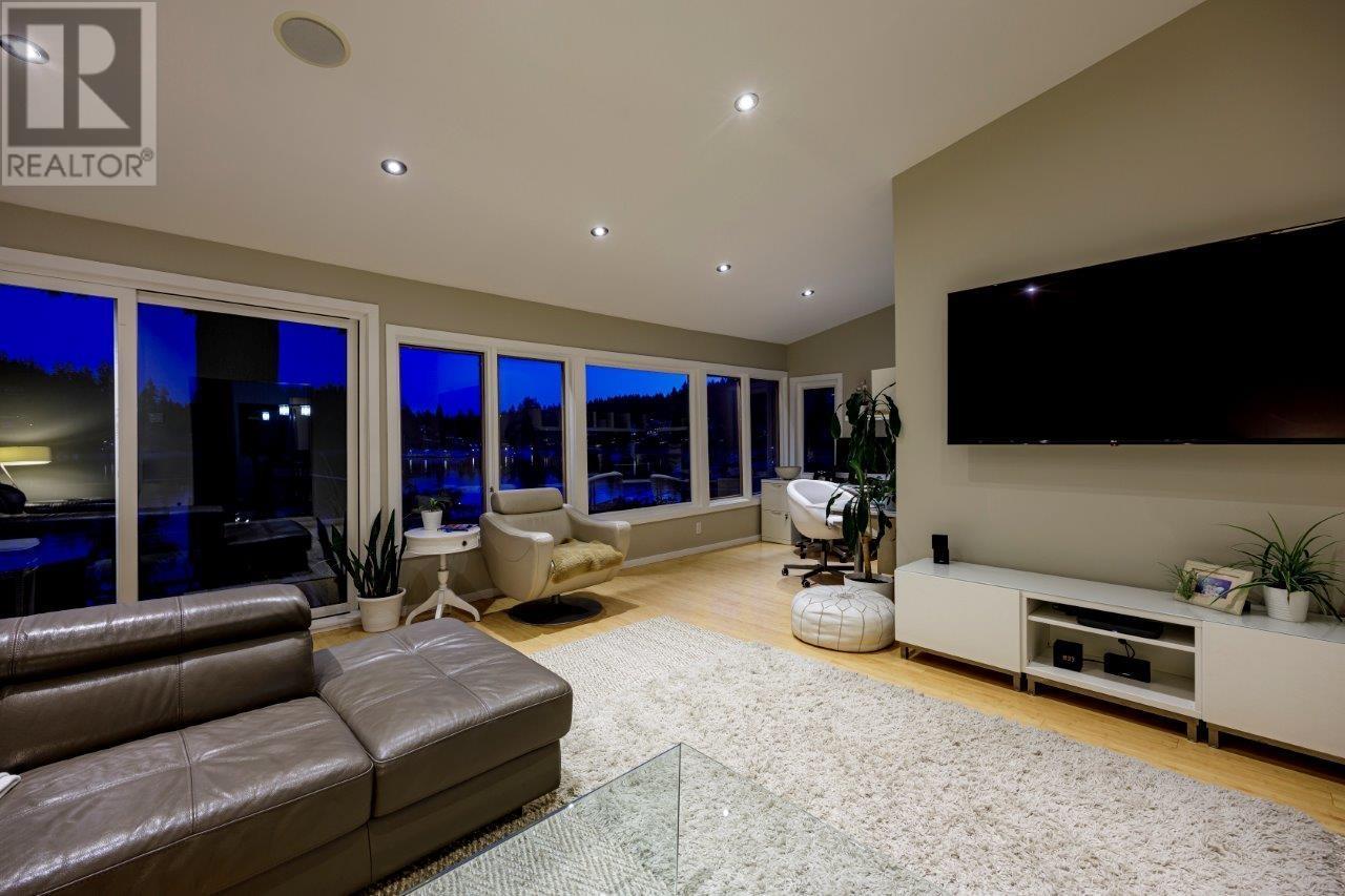 2730 Panorama Drive, North Vancouver, British Columbia  V7G 1V6 - Photo 13 - R2953133