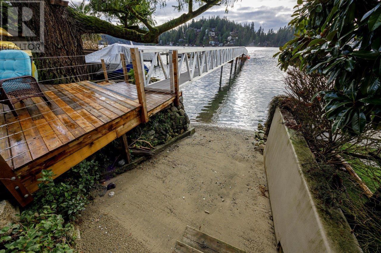 2730 Panorama Drive, North Vancouver, British Columbia  V7G 1V6 - Photo 9 - R2953133