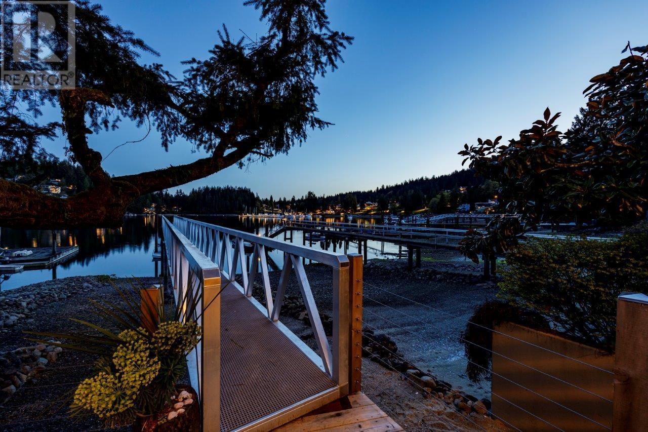 2730 Panorama Drive, North Vancouver, British Columbia  V7G 1V6 - Photo 4 - R2953133