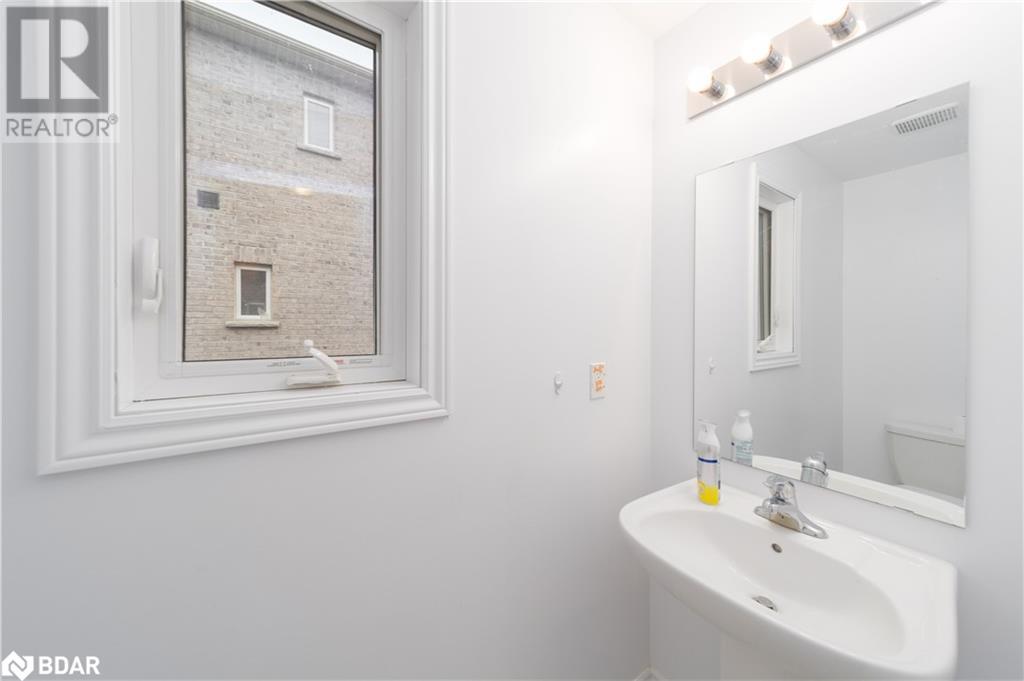 392 Centre Street, Angus, Ontario  L0M 1B4 - Photo 10 - 40688122