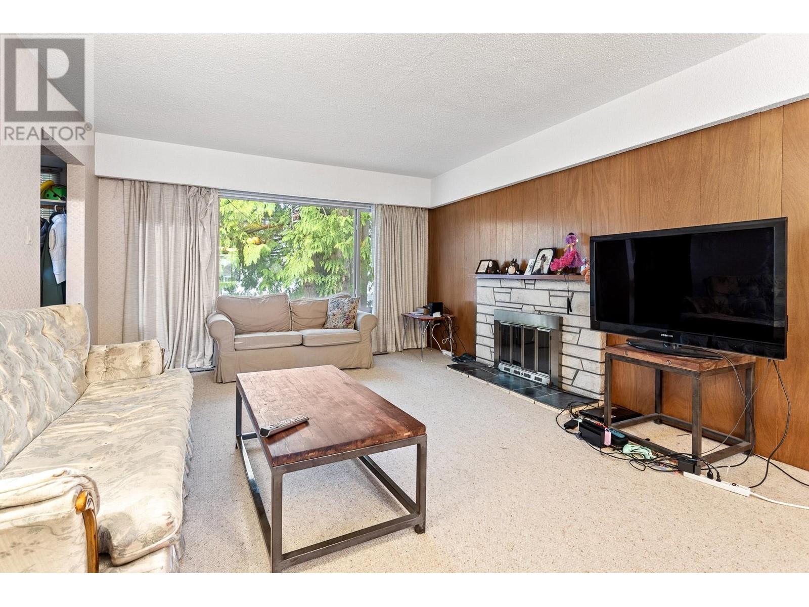 5524 Earles Street, Vancouver, British Columbia  V5R 3S1 - Photo 7 - R2952945