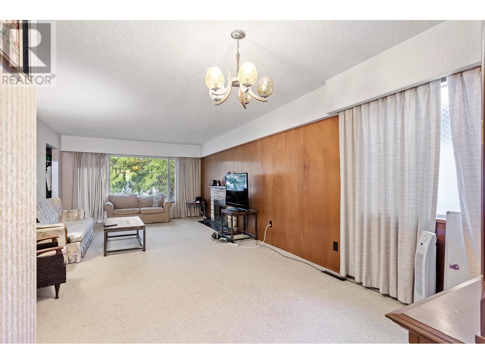 5524 Earles Street, Vancouver, British Columbia  V5R 3S1 - Photo 9 - R2952945