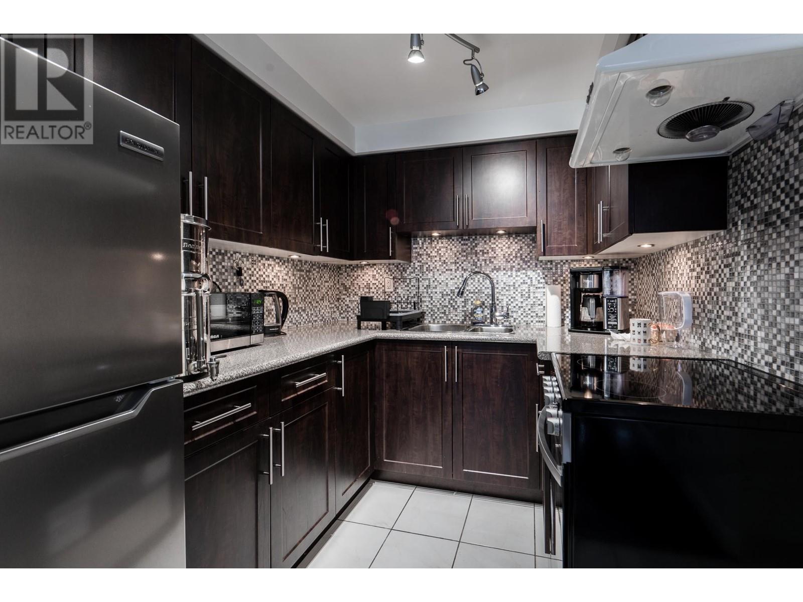 Listing Picture 7 of 28 : 207 1270 ROBSON STREET, Vancouver / 溫哥華 - 魯藝地產 Yvonne Lu Group - MLS Medallion Club Member