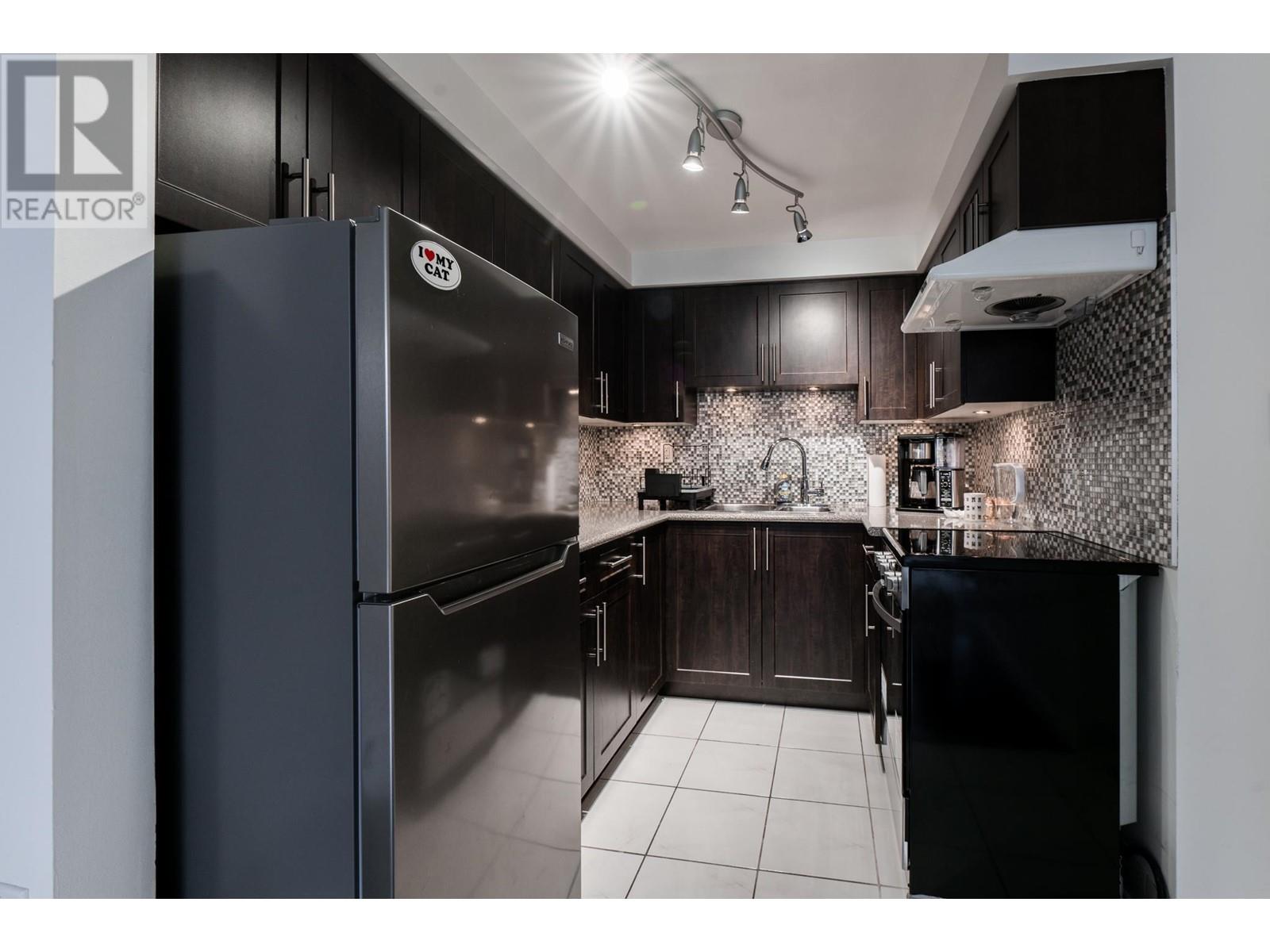 Listing Picture 8 of 28 : 207 1270 ROBSON STREET, Vancouver / 溫哥華 - 魯藝地產 Yvonne Lu Group - MLS Medallion Club Member