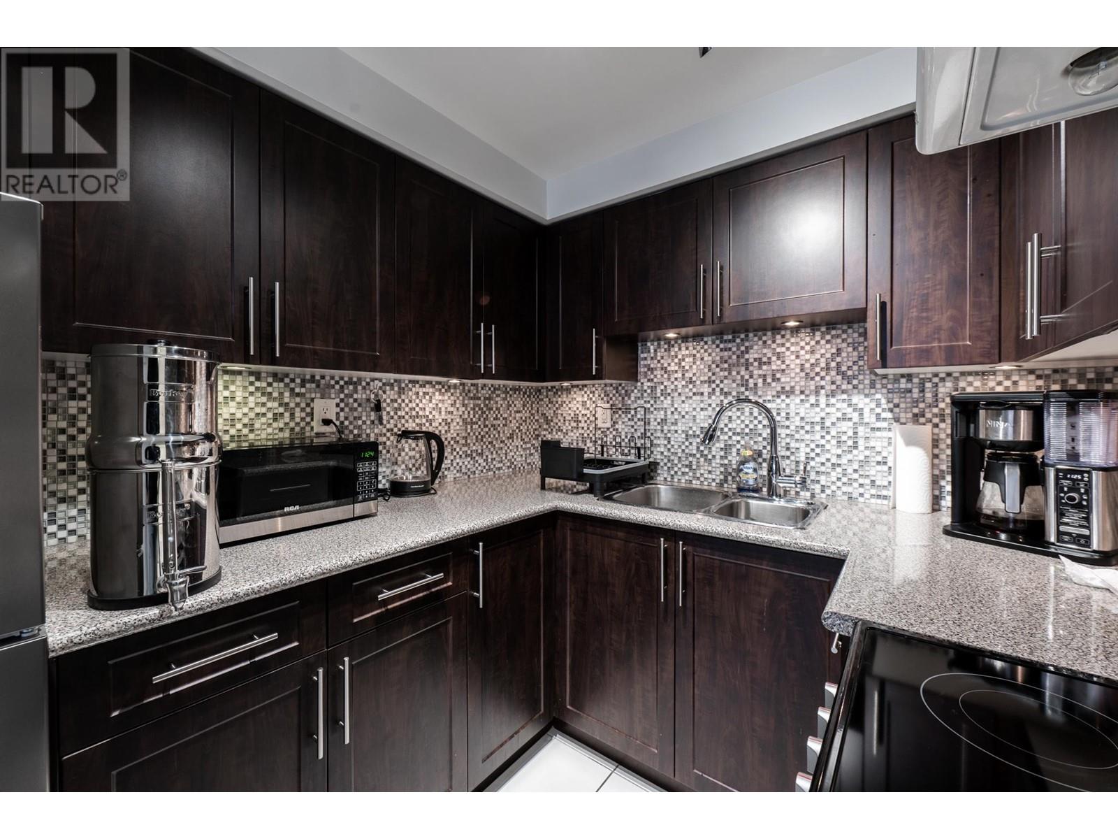 Listing Picture 5 of 28 : 207 1270 ROBSON STREET, Vancouver / 溫哥華 - 魯藝地產 Yvonne Lu Group - MLS Medallion Club Member