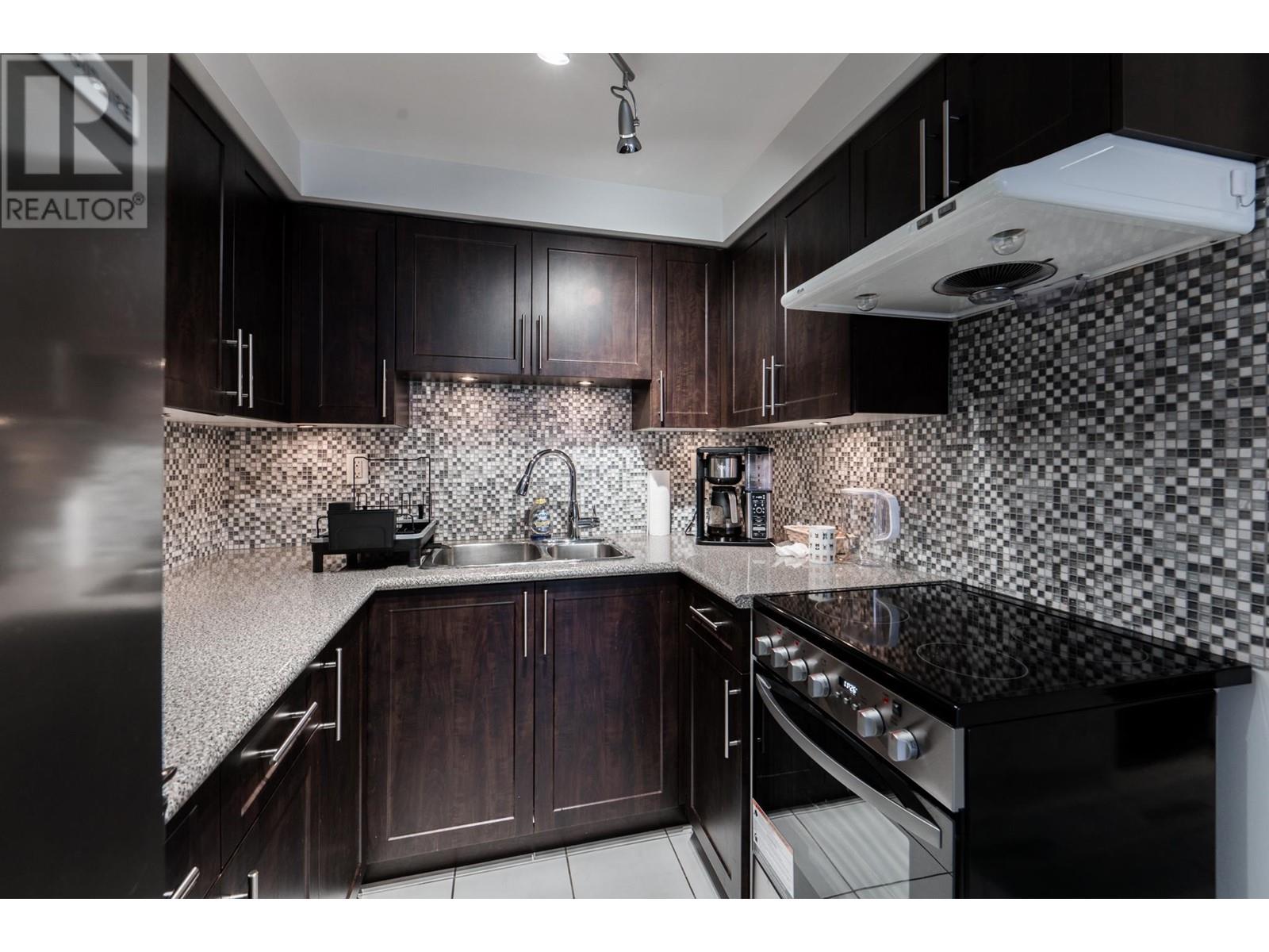 Listing Picture 6 of 28 : 207 1270 ROBSON STREET, Vancouver / 溫哥華 - 魯藝地產 Yvonne Lu Group - MLS Medallion Club Member