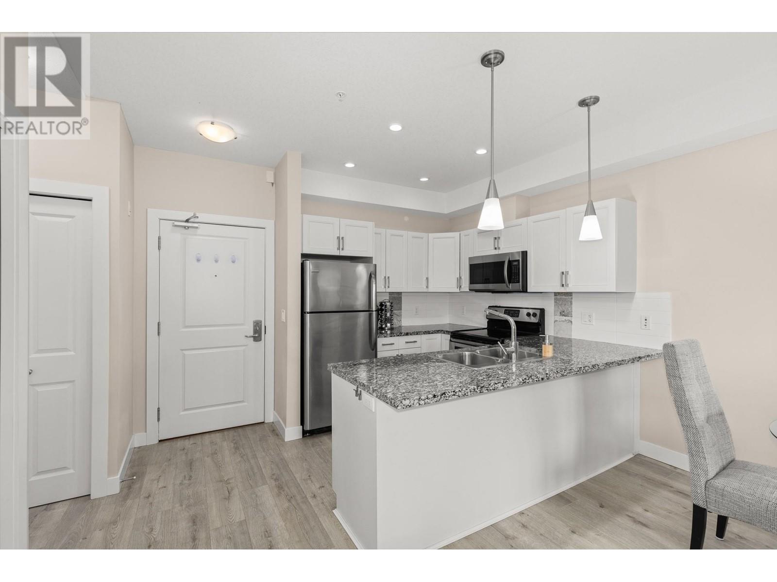 Property at 3220 Skyview Lane Unit# 301 image 5