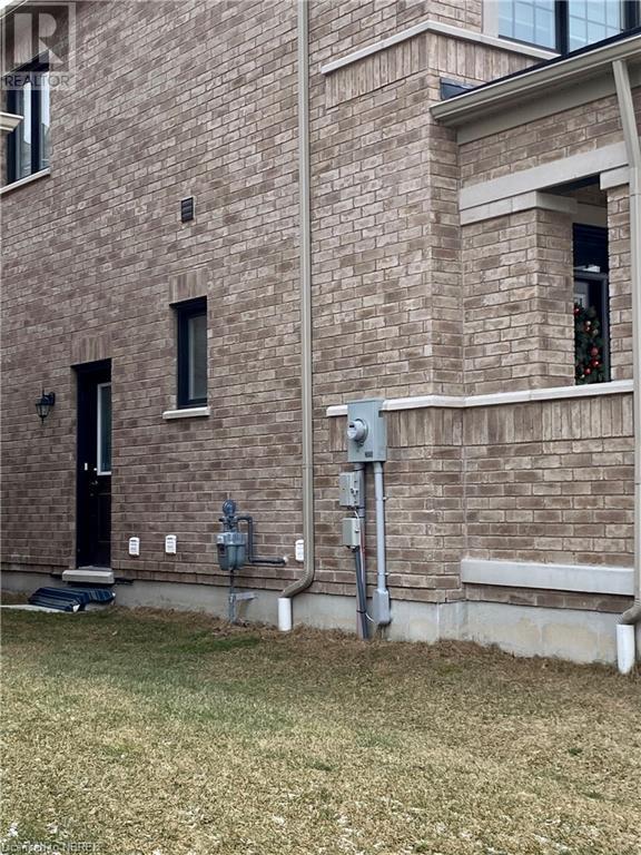 98 Laing Drive, Whitby, Ontario  L1P 0N6 - Photo 2 - 40688309