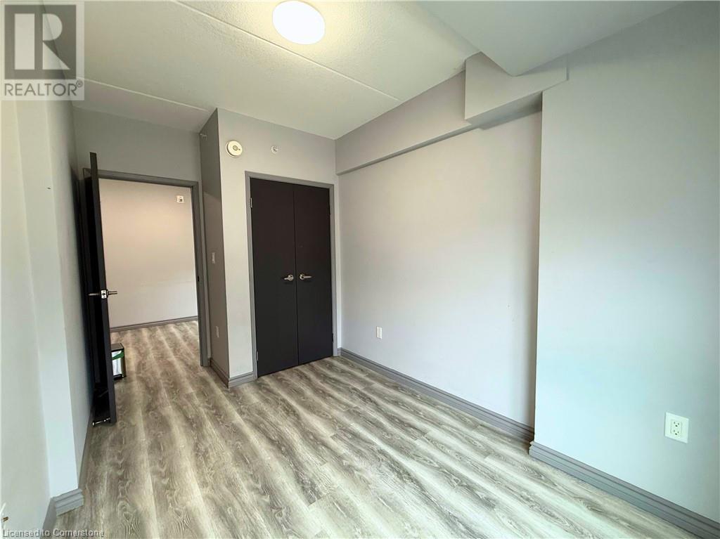 275 Larch Street Unit# 104, Waterloo, Ontario  N2L 3R2 - Photo 7 - 40688270