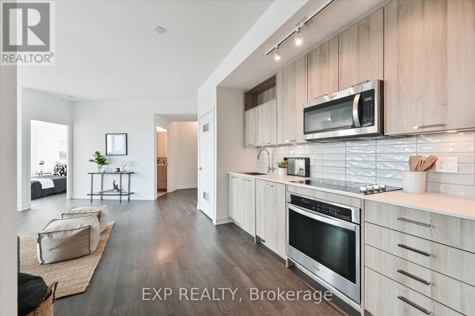 Property at 1006 - 120 EAGLE ROCK WAY image 2