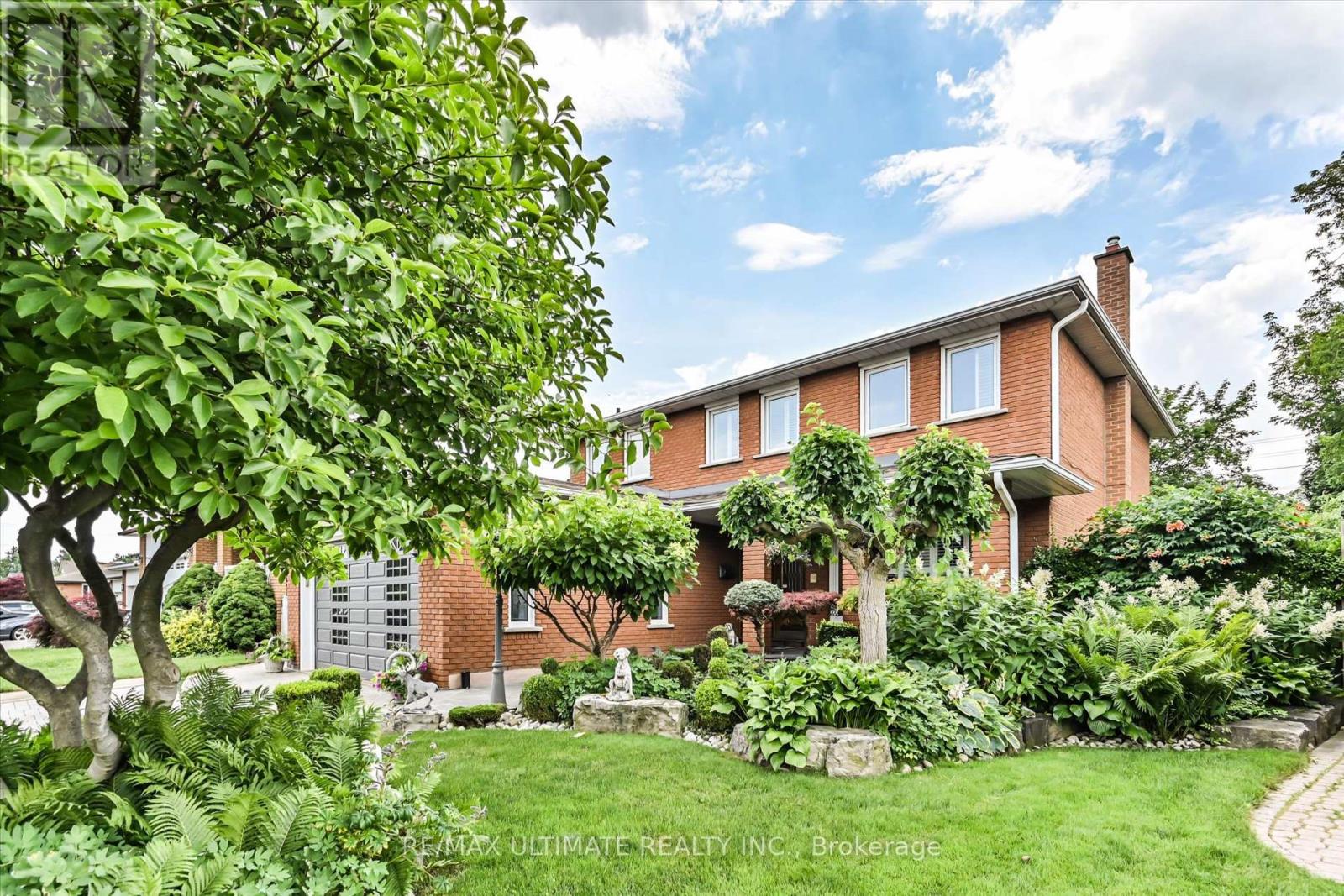 Property at 2321 HARCOURT CRESCENT image 2