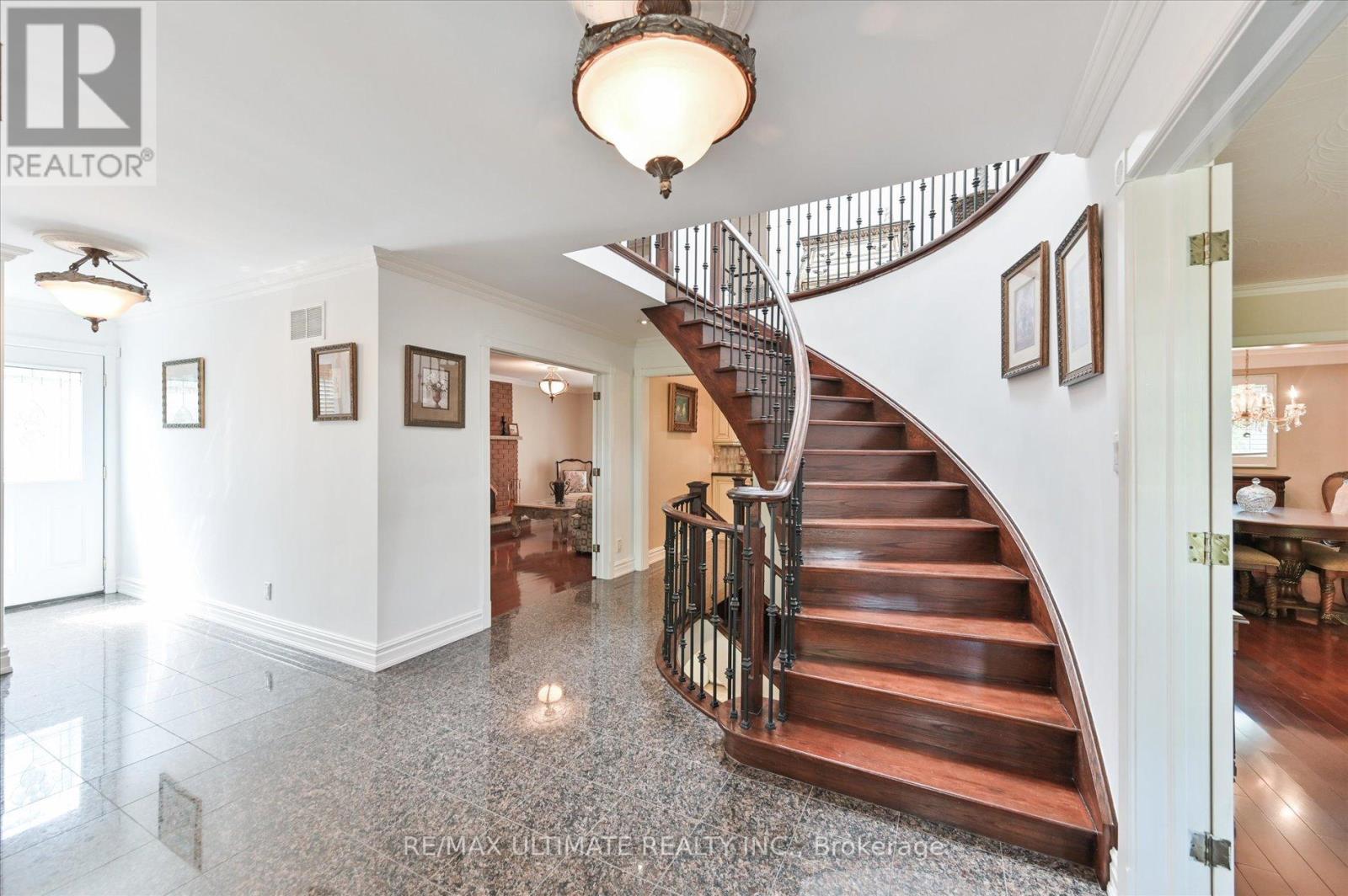 Property at 2321 HARCOURT CRESCENT image 3