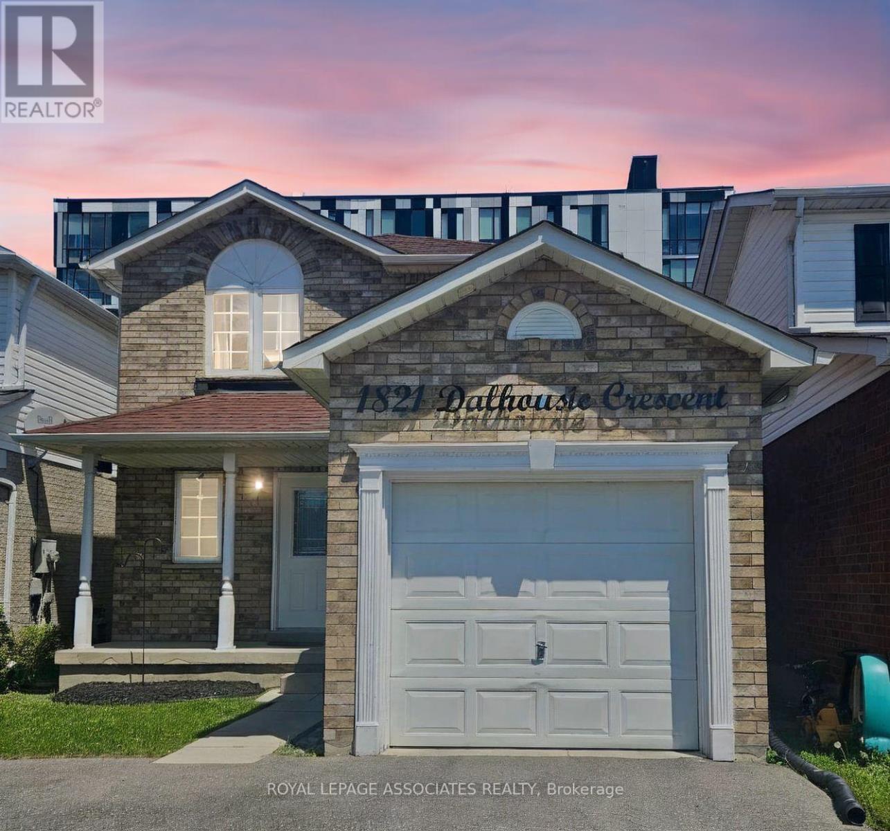 1821 DALHOUSIE CRESCENT, Oshawa, Ontario