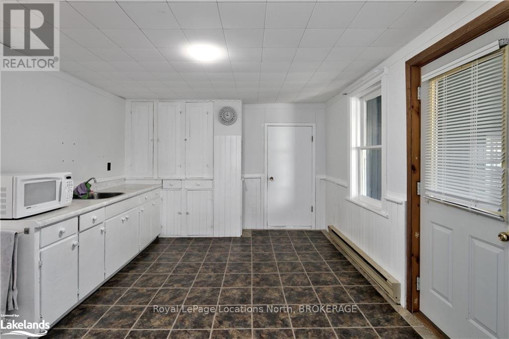 203 Queen Street, South Bruce Peninsula, Ontario  N0H 1P0 - Photo 9 - X10439587