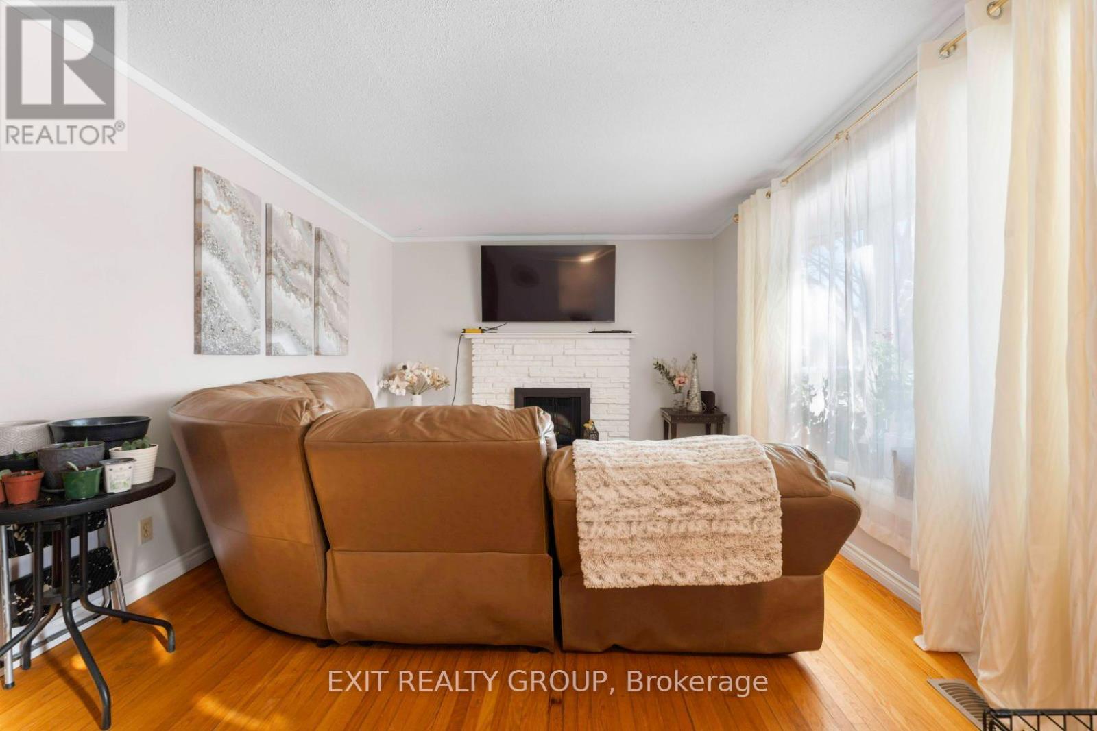 Property at 4 WALDEN CIRCLE image 2