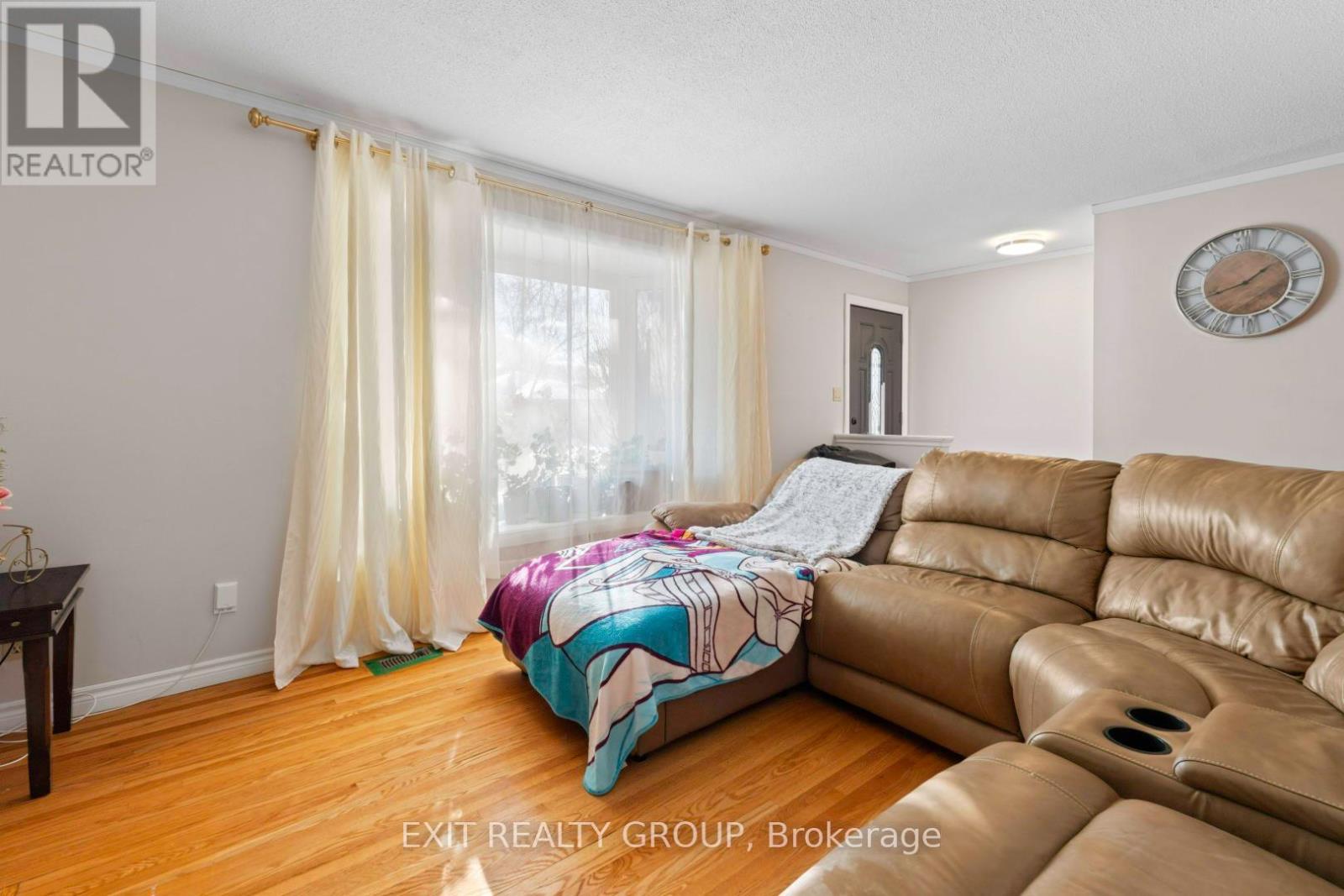 Property at 4 WALDEN CIRCLE image 3