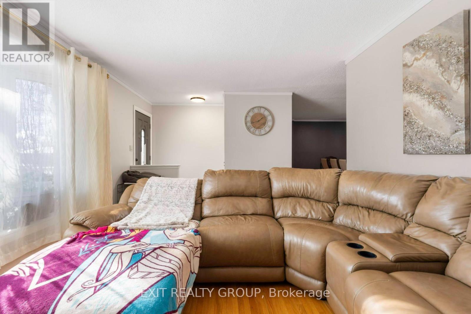 Property at 4 WALDEN CIRCLE image 4