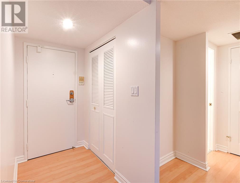 260 Sheldon Avenue N Unit# 209, Kitchener, Ontario  N2H 6P2 - Photo 3 - 40670625