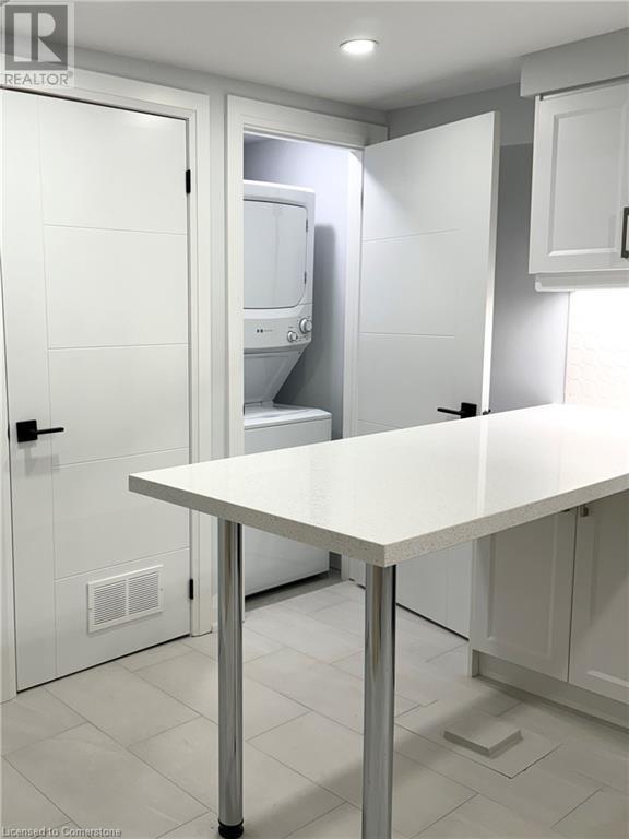 26 Greyfriar Drive Unit# 2, Hamilton, Ontario  L9C 4S2 - Photo 22 - 40688084