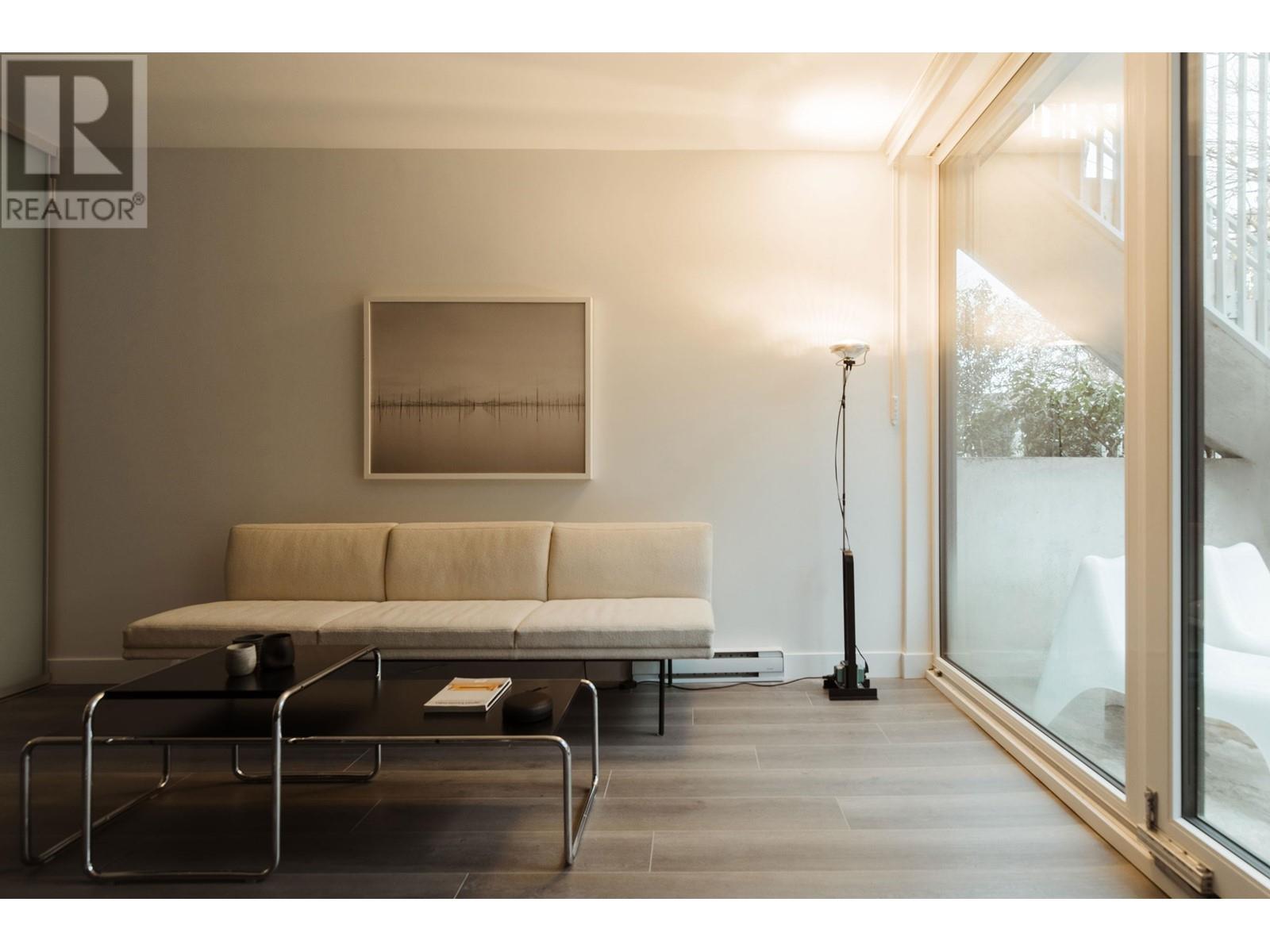 330 E 15th Avenue, Vancouver, British Columbia V5T 0K5 - Photo 3 - R2949267