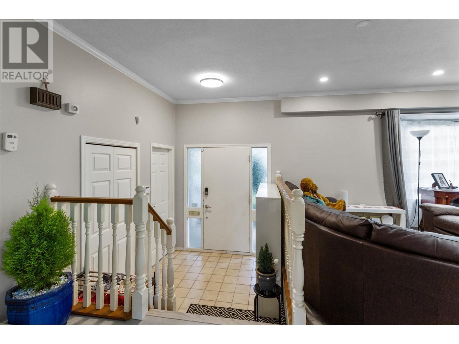 3144 Lancaster Place, Port Coquitlam, British Columbia  V3C 3J7 - Photo 4 - R2953319