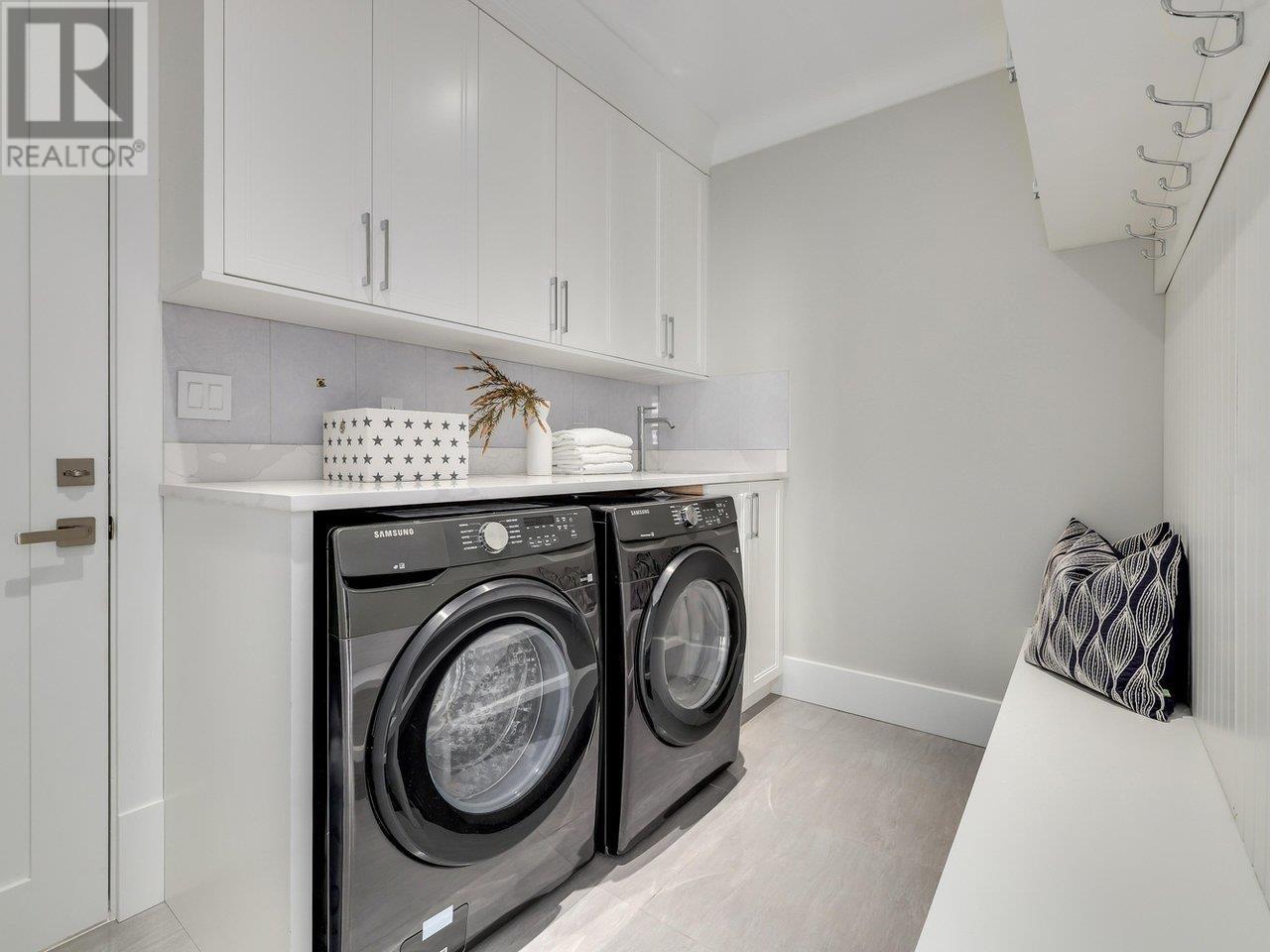 Listing Picture 32 of 38 : 7580 LANCING PLACE, Richmond / 烈治文 - 魯藝地產 Yvonne Lu Group - MLS Medallion Club Member