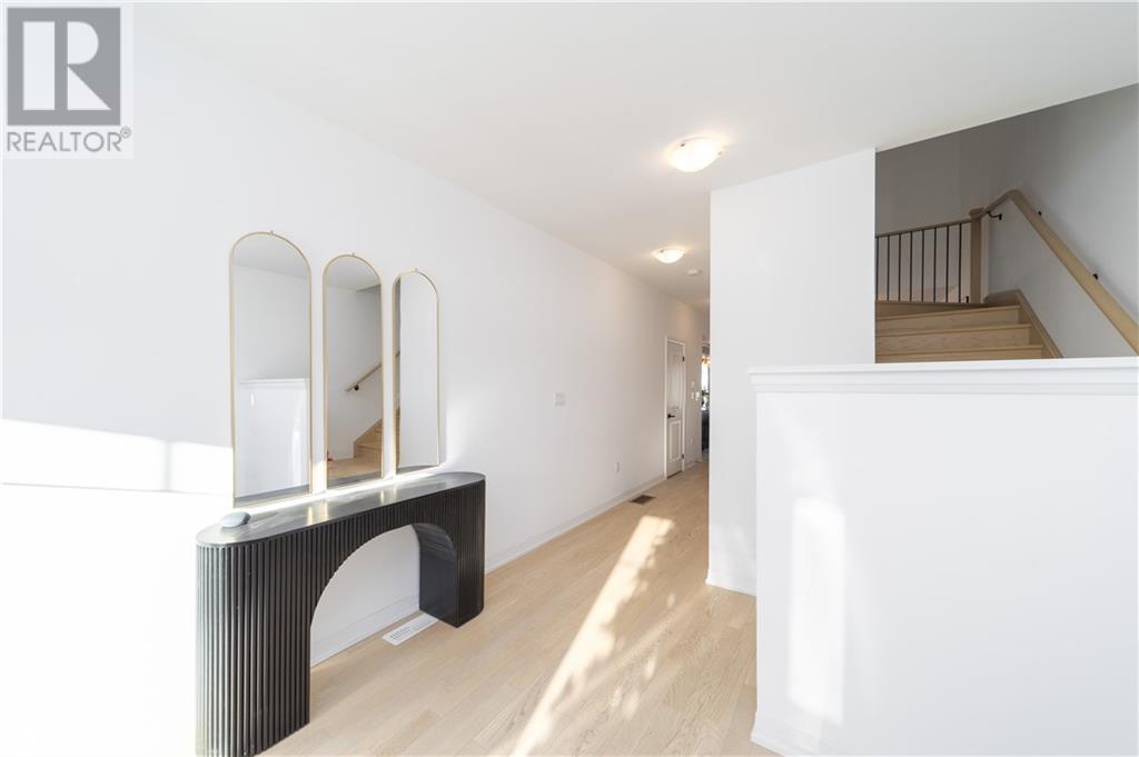 29 Harvest Crescent, Barrie, Ontario  L9J 0T3 - Photo 4 - 40688124