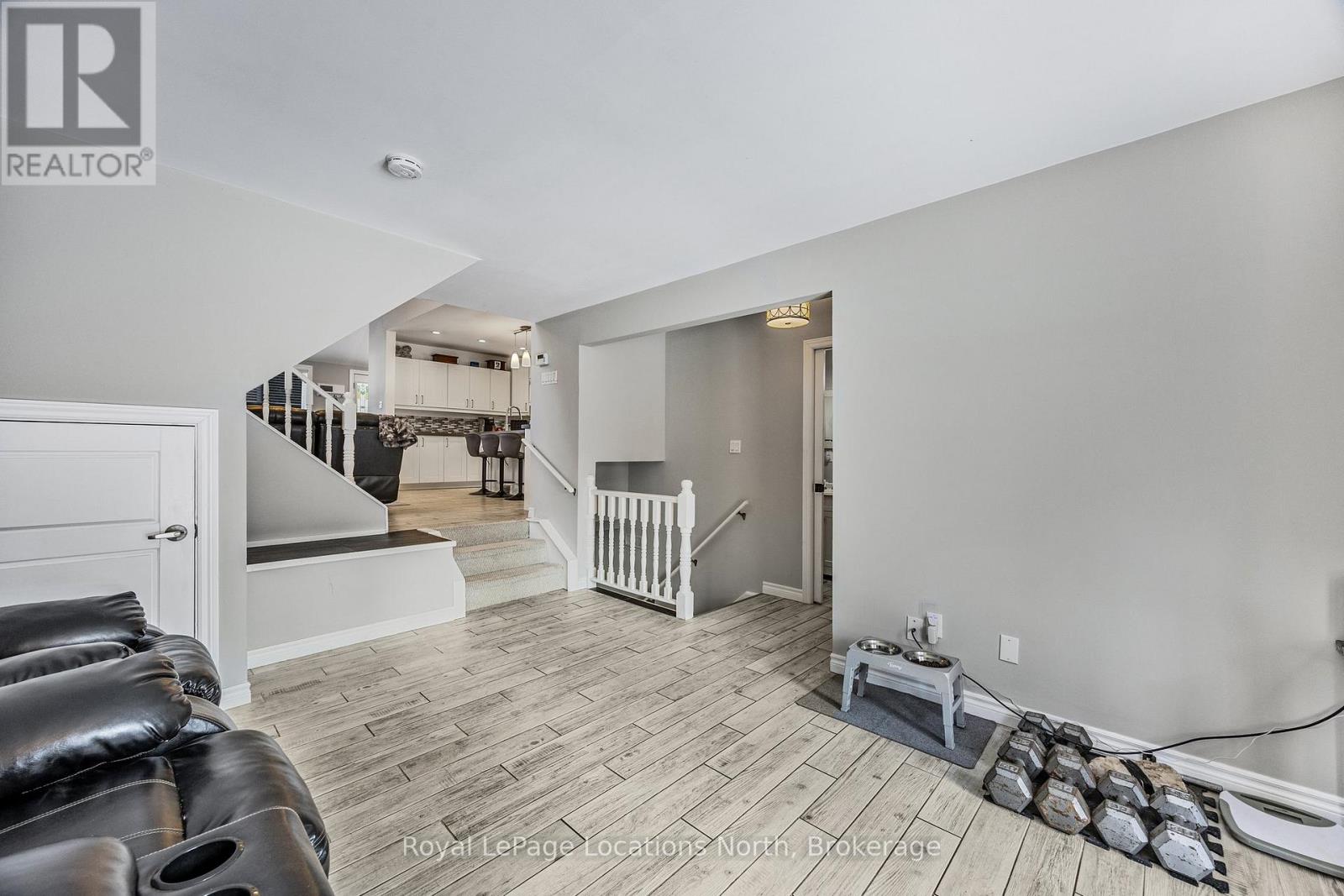 40 Savarin Street, Wasaga Beach, Ontario  L9Z 2N8 - Photo 13 - S11892616