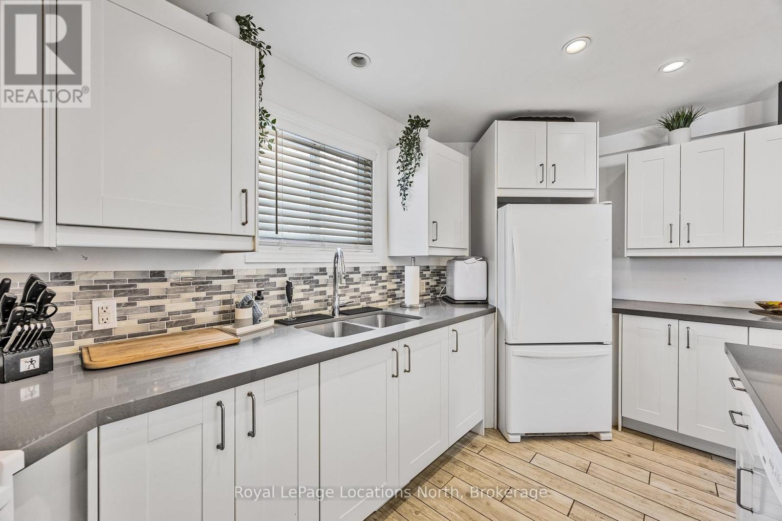 40 Savarin Street, Wasaga Beach, Ontario  L9Z 2N8 - Photo 9 - S11892616