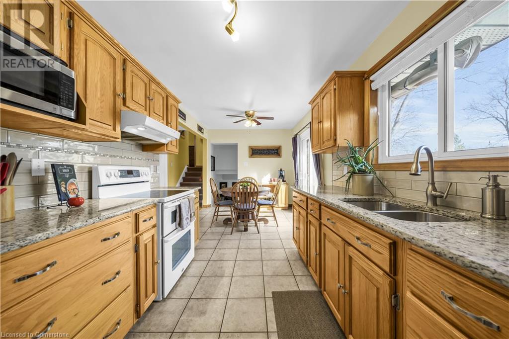 4 Bendamere Drive, Grimsby, Ontario  L3M 2N3 - Photo 12 - 40688380