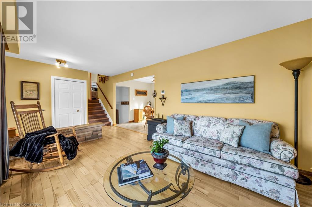 4 Bendamere Drive, Grimsby, Ontario  L3M 2N3 - Photo 8 - 40688380