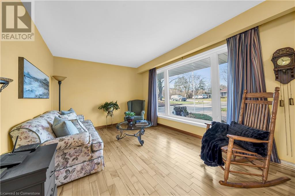 4 Bendamere Drive, Grimsby, Ontario  L3M 2N3 - Photo 9 - 40688380