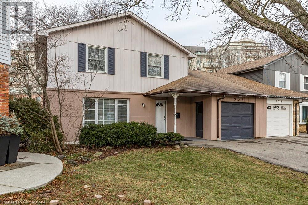 934 DAVID Court, Burlington, Ontario